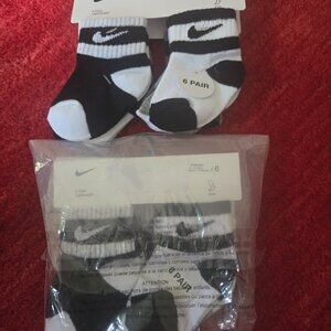 Nike baby socks 6-12 months